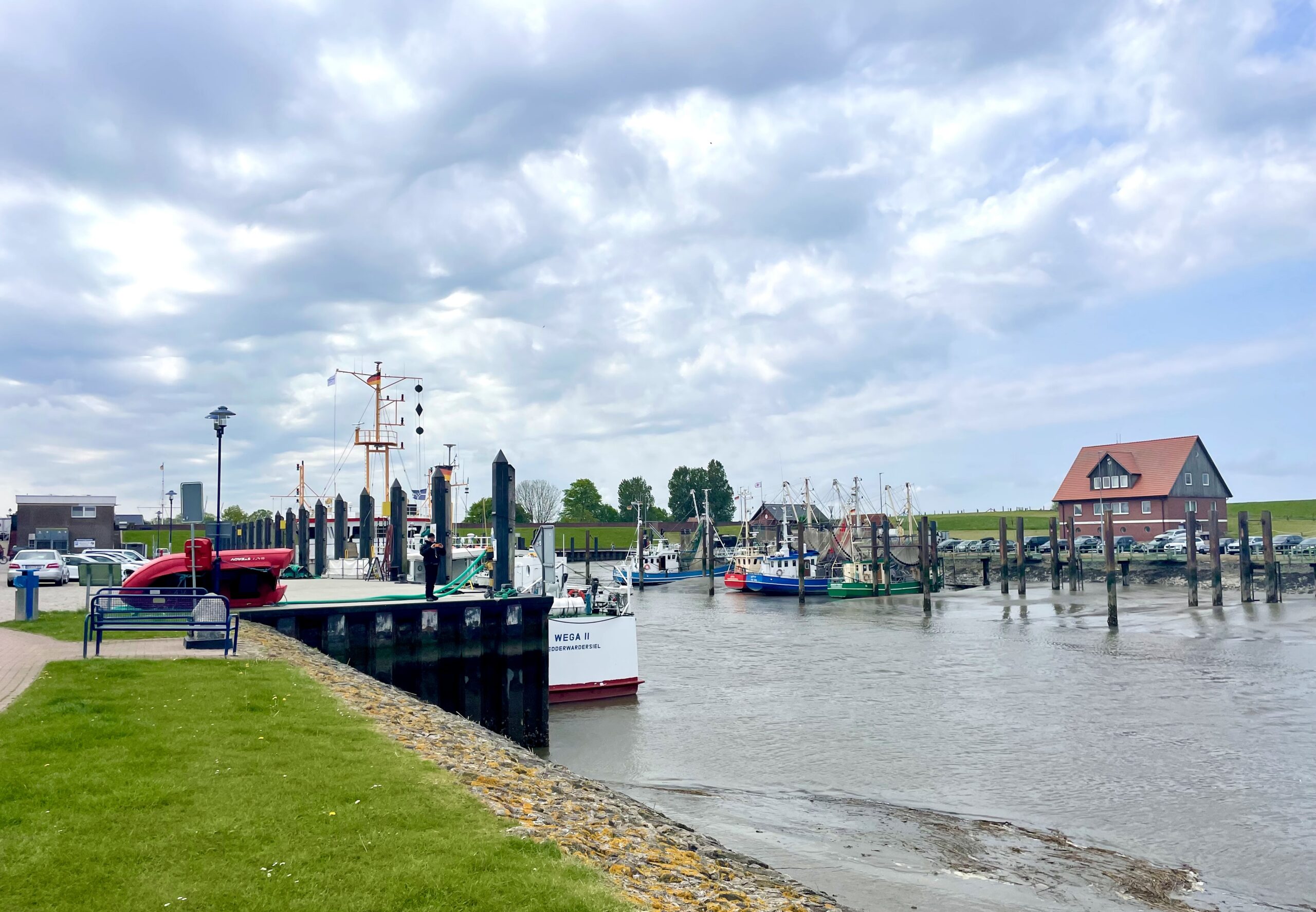 Illustration der Gastgeberinnen des Nordsee-Hotels